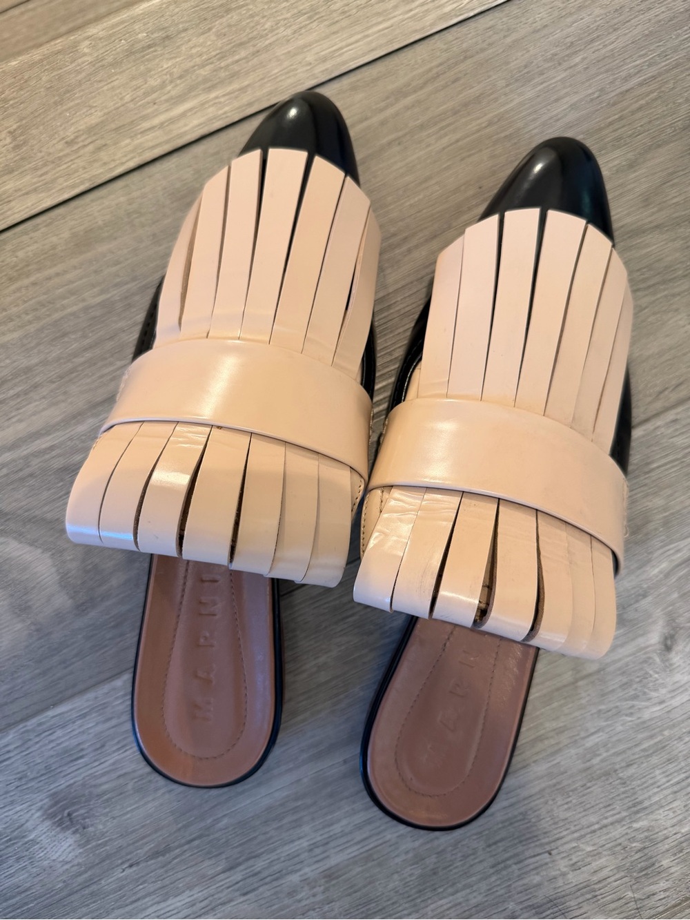 Women's Black and Cream Loafers MARNI